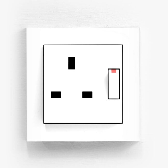 GIRA E2 switched single socket