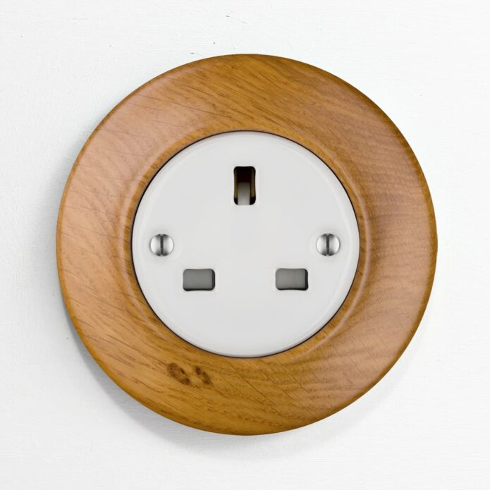 Katy Paty Roo Lignum Oak and porcelain plug socket